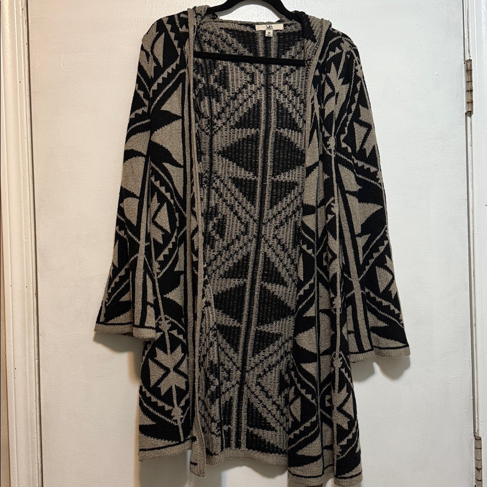 Black and Beige Geometric Patterned Cardigan